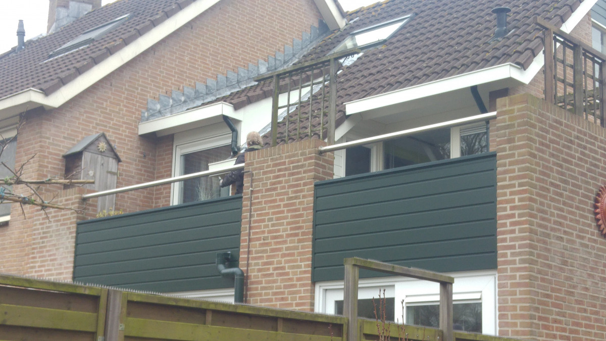 Trespa en keralit vervangen te Capelle a/d IJssel - na renovatie foto 3 | onderhoud door Leroy the Builder