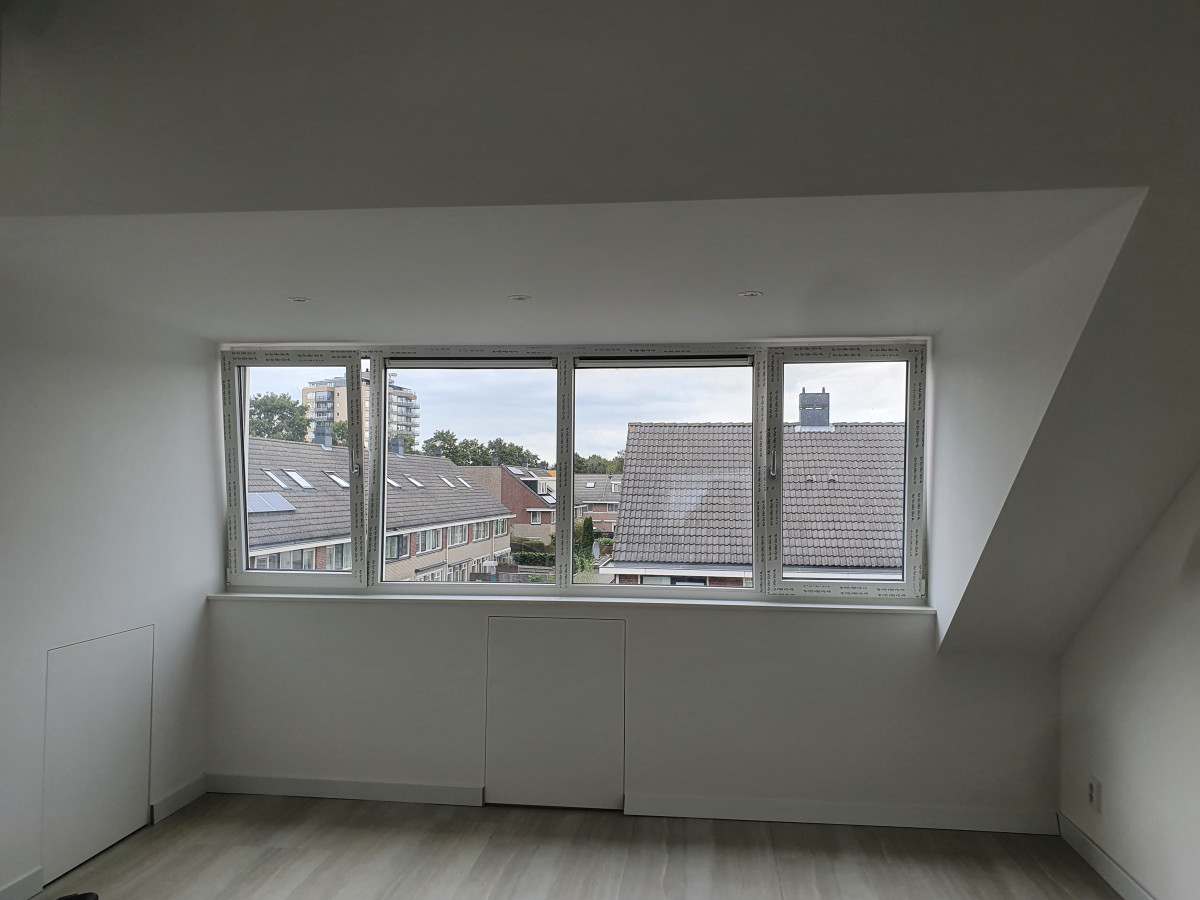 Zolder- en badkamer verbouwing bergkristal te Zoetermeer - na renovatie foto 1 | renovatie door Leroy the Builder