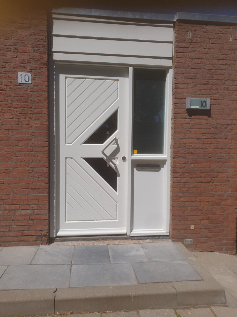 Voordeuren en binnendeuren - na renovatie foto 2 | renovatie door Leroy the Builder