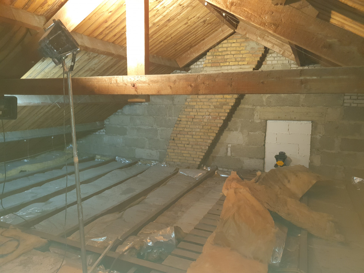 Zolder verbouwing Wijnand van Elstlaan - voor renovatie foto 7 | Oude situatie