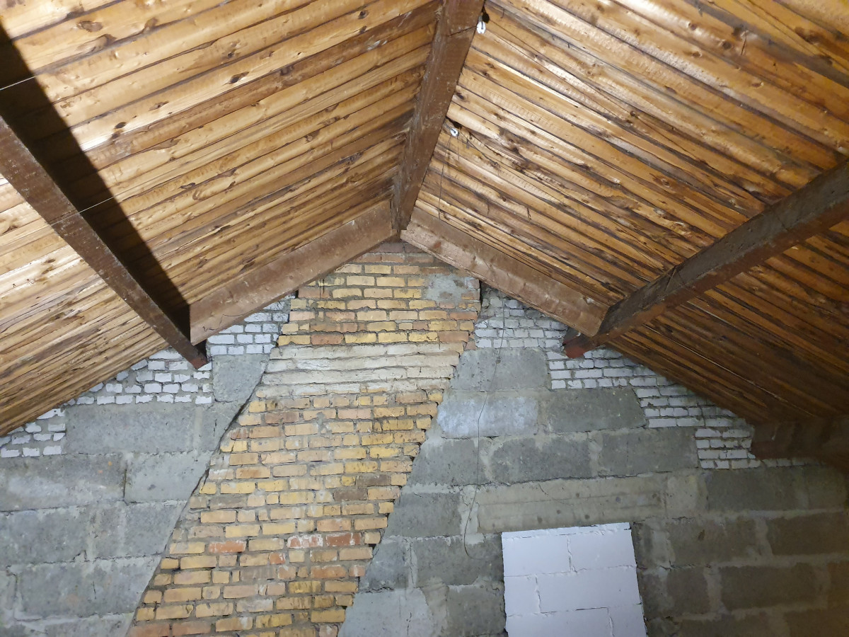 Zolder verbouwing Wijnand van Elstlaan - voor renovatie foto 8 | Oude situatie