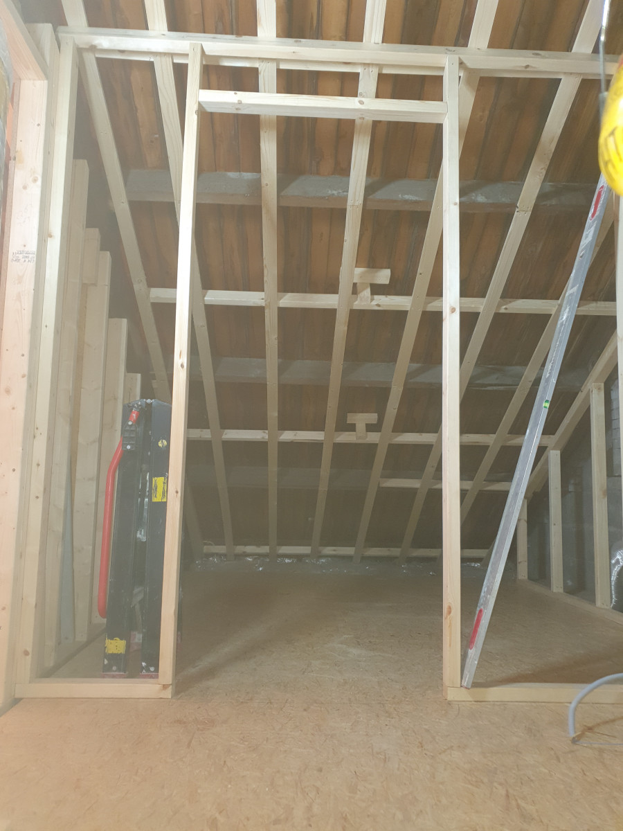 Zolder verbouwing Wijnand van Elstlaan - voor renovatie foto 4 | Oude situatie