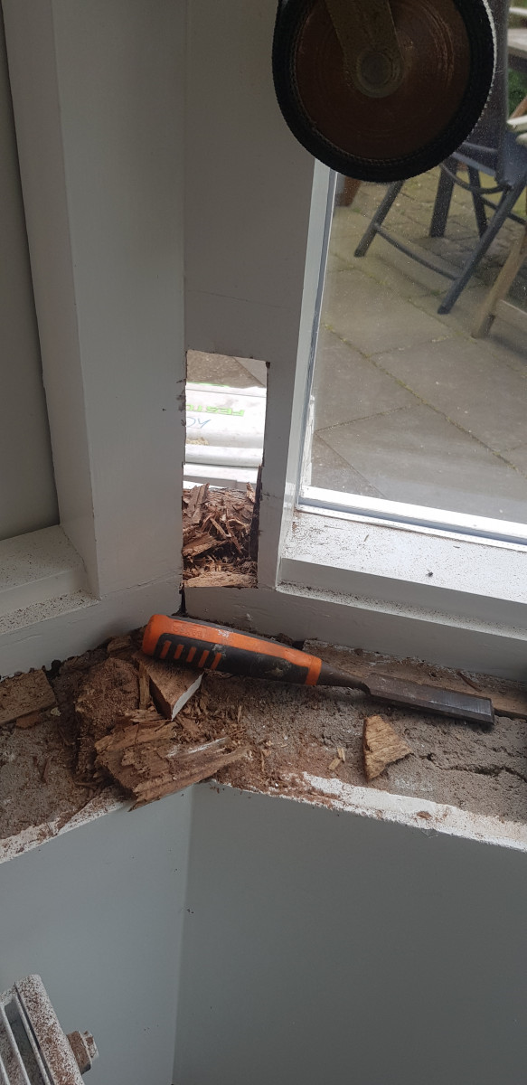 Verscheidene houtrot en houtherstel werkzaamheden. - voor renovatie foto 2 | Oude situatie