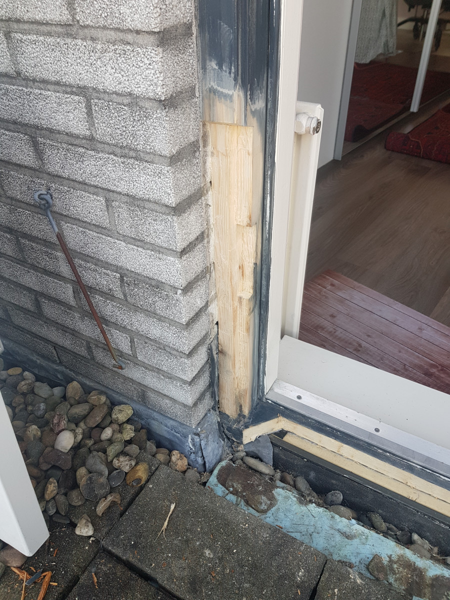 Verscheidene houtrot en houtherstel werkzaamheden. - voor renovatie foto 12 | Oude situatie