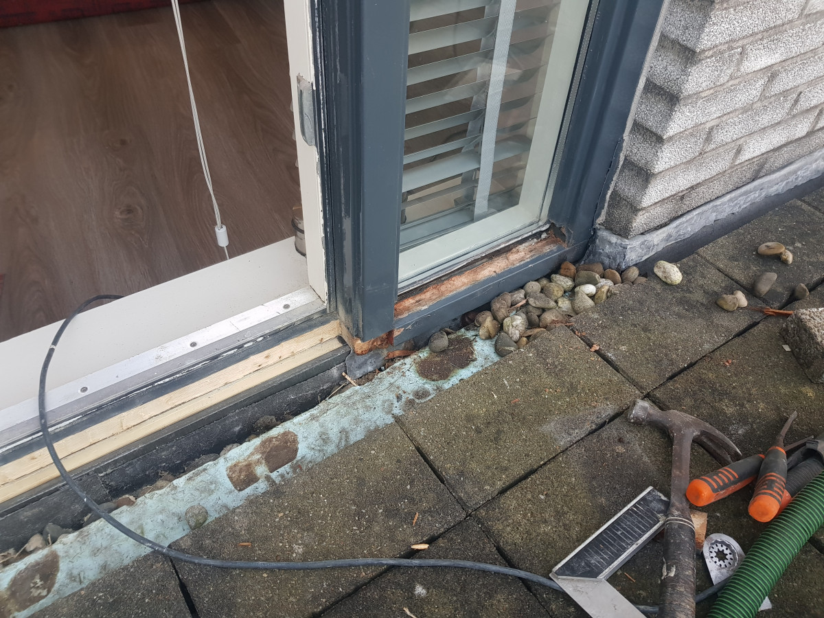 Verscheidene houtrot en houtherstel werkzaamheden. - voor renovatie foto 14 | Oude situatie