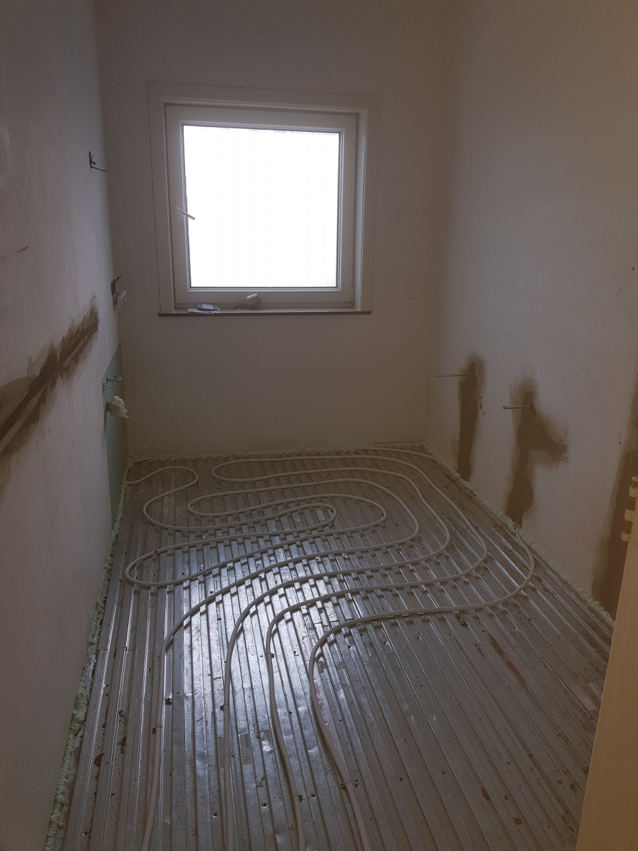 Realiseren van badkamer, toilet en keukens - na renovatie foto 15 | aanbouw door Leroy the Builder