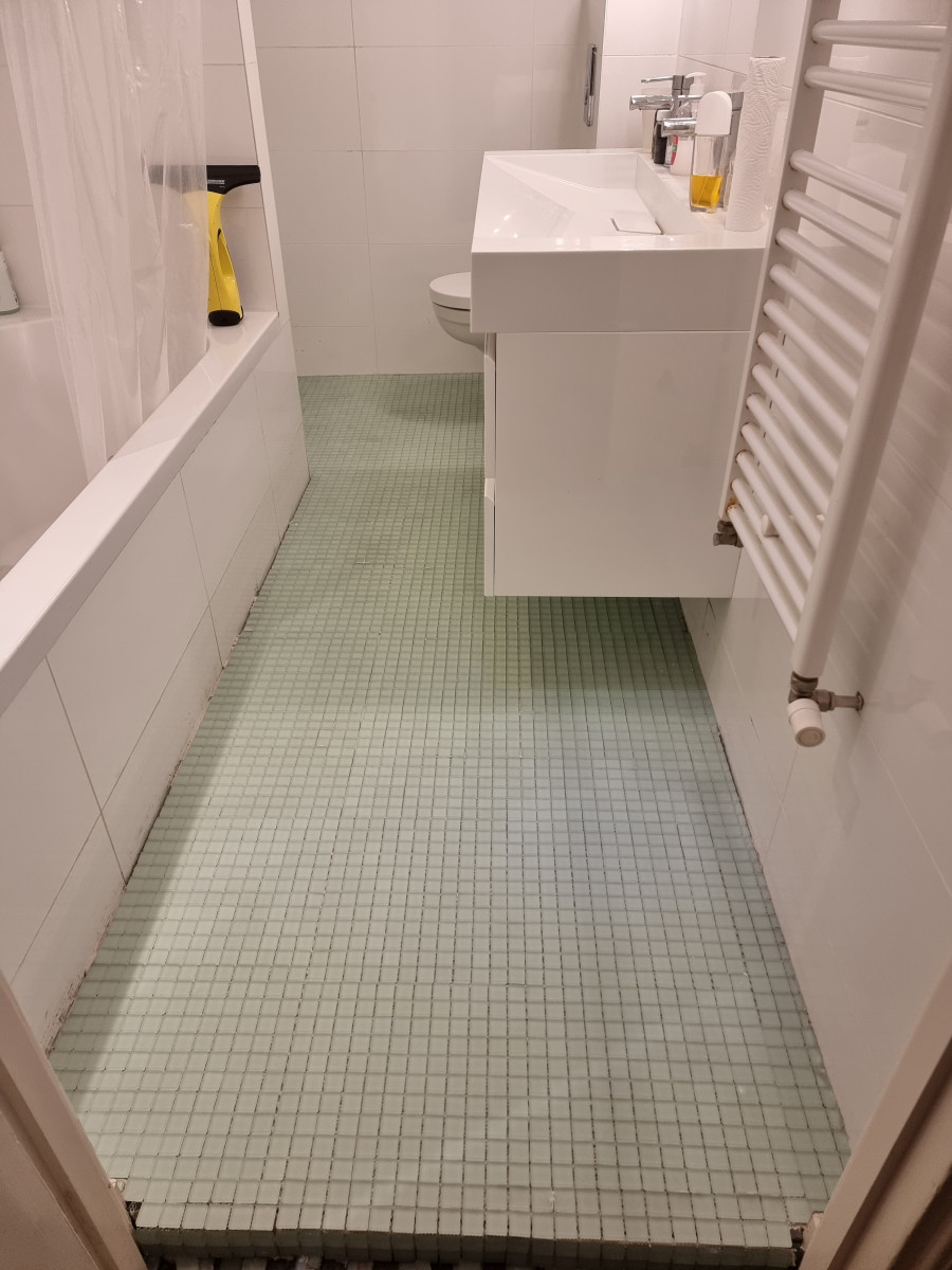 Nieuwe gerenoveerde toiletten - na renovatie foto 5 | renovatie door Leroy the Builder