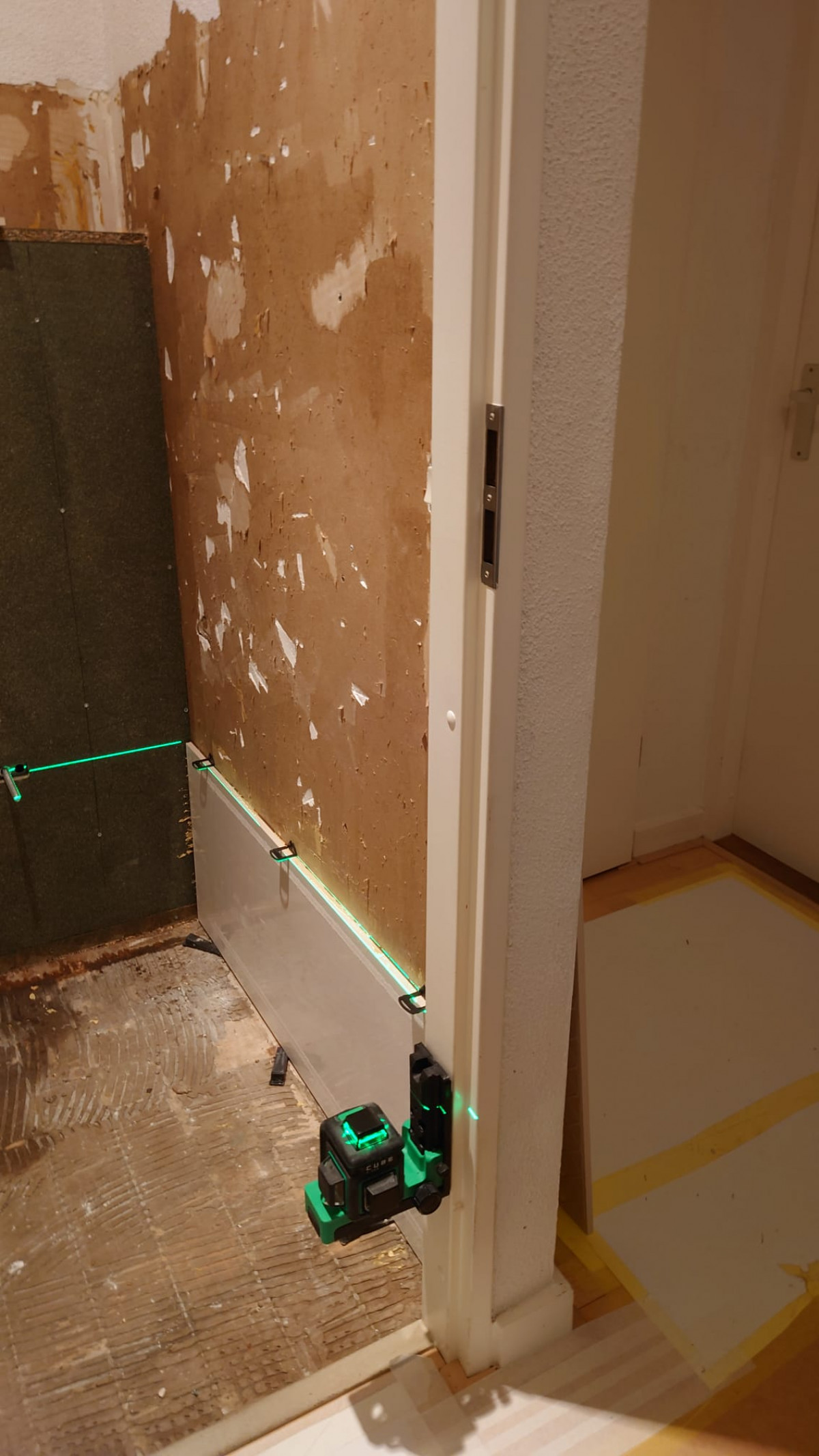 Nieuwe gerenoveerde toiletten - na renovatie foto 14 | renovatie door Leroy the Builder