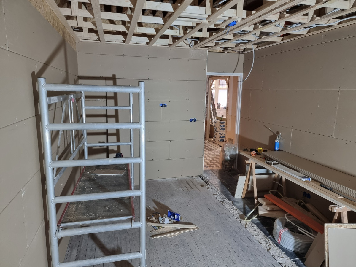 Perenstraat deel 3 - na renovatie foto 33 | aanbouw door Leroy the Builder