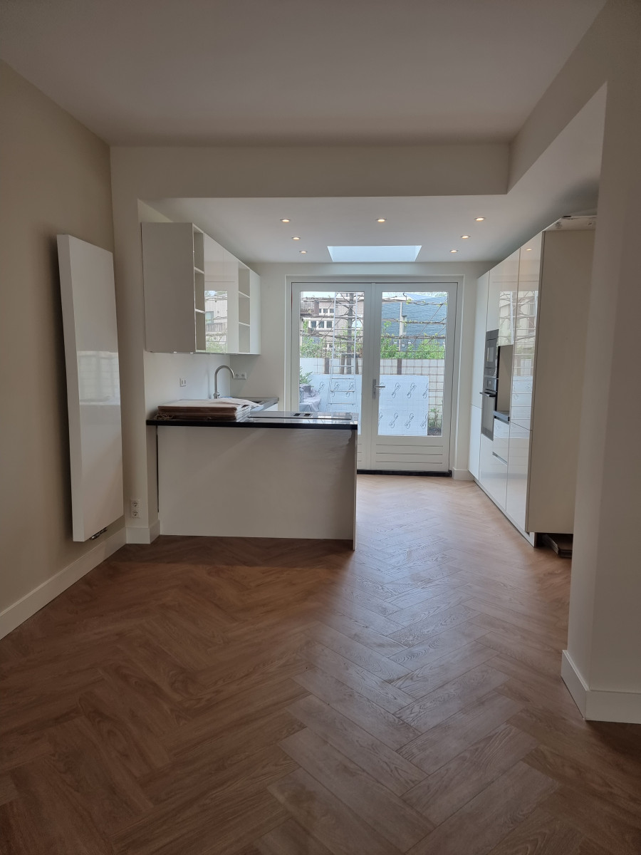 Perenstraat deel 3 - na renovatie foto 49 | aanbouw door Leroy the Builder