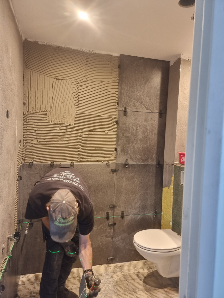 Badkamer renovatie wijnandt van elststraat - na renovatie foto 5 | renovatie door Leroy the Builder