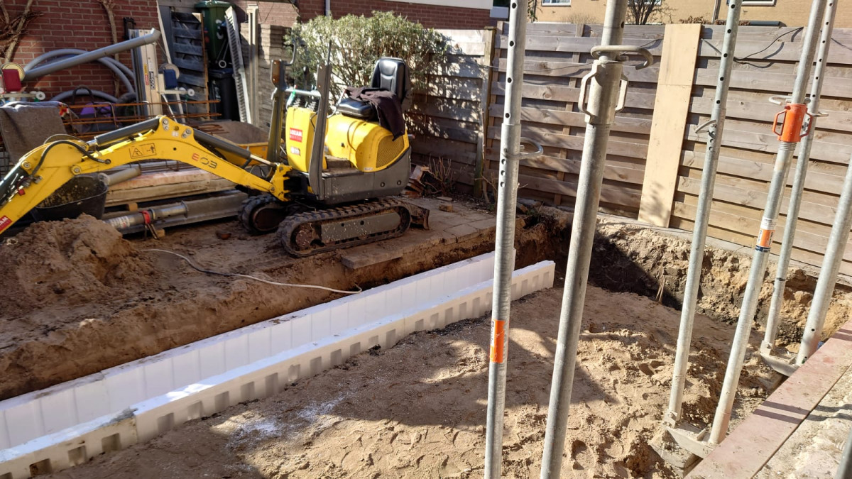 Meibloem te wateringen - na renovatie foto 10 | aanbouw door Leroy the Builder