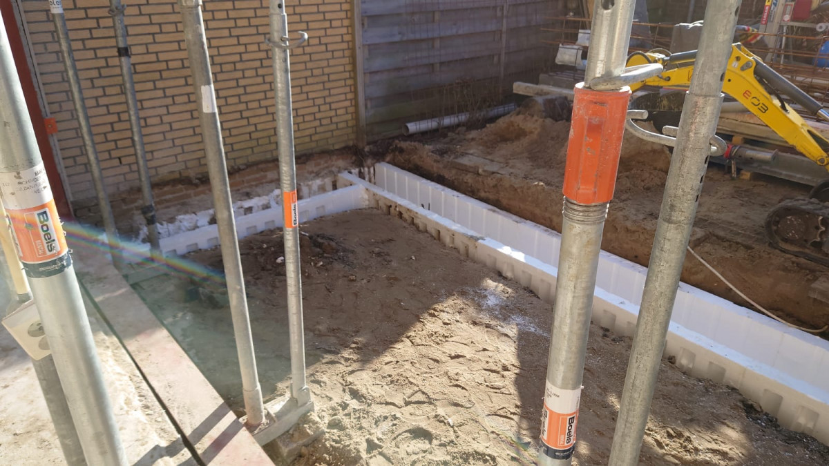 Meibloem te wateringen - na renovatie foto 13 | aanbouw door Leroy the Builder