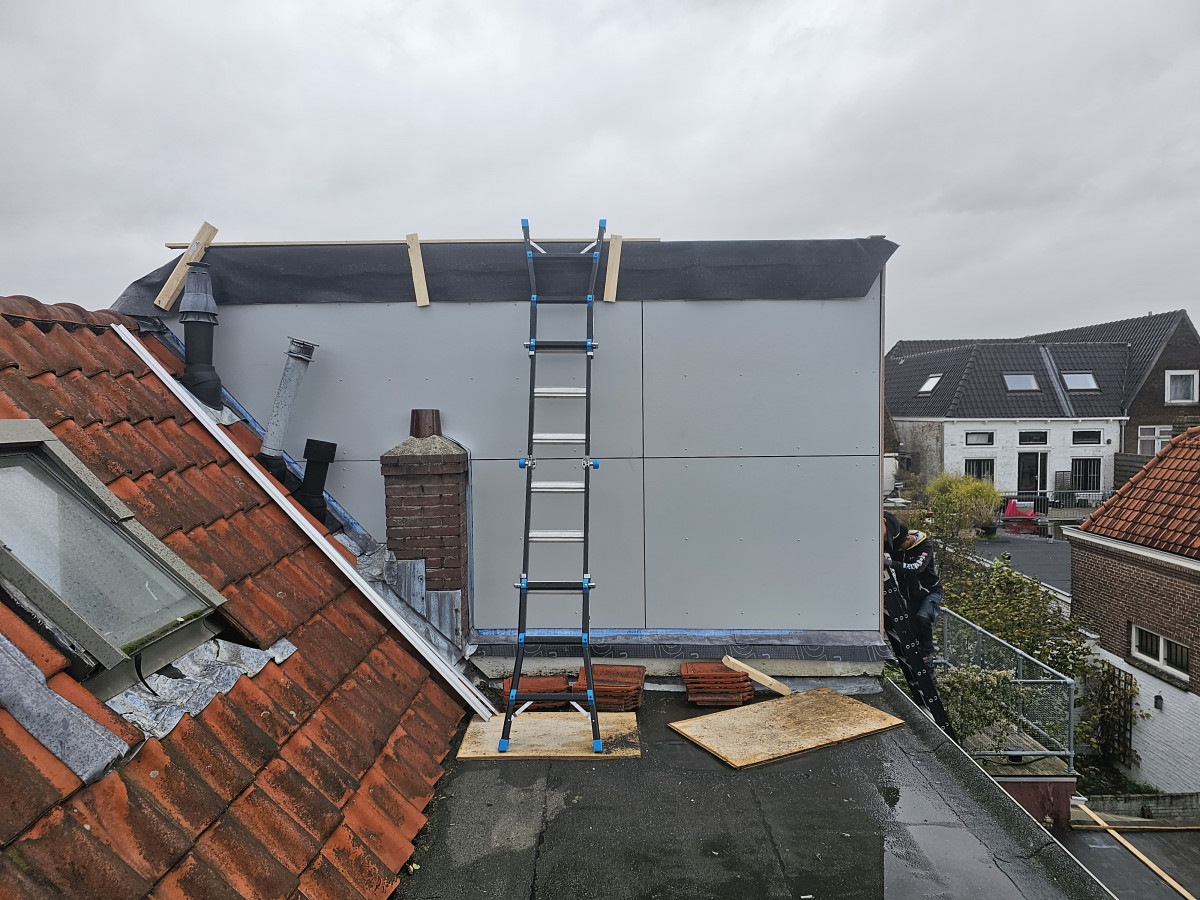 Dakkapel - halve dakopbouw - na renovatie foto 22 | renovatie door Leroy the Builder